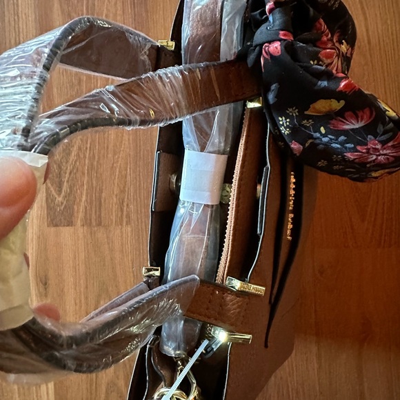 Steve Madden Breese Crossbody Bag Color Brown, Faux Leather, New with Ta… - Picture 4 of 4